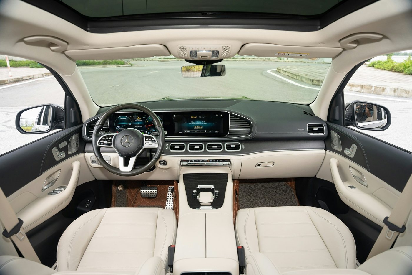 Mercedes-Benz automotive detail